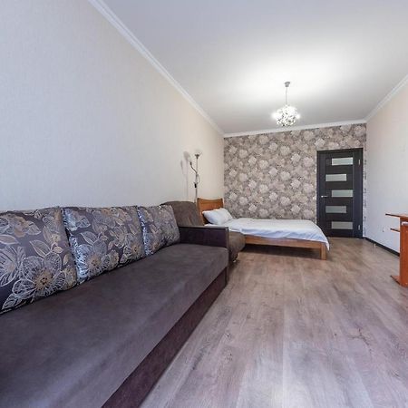 Flatrent Drahomanova 2A Lägenhet Kiev Exteriör bild
