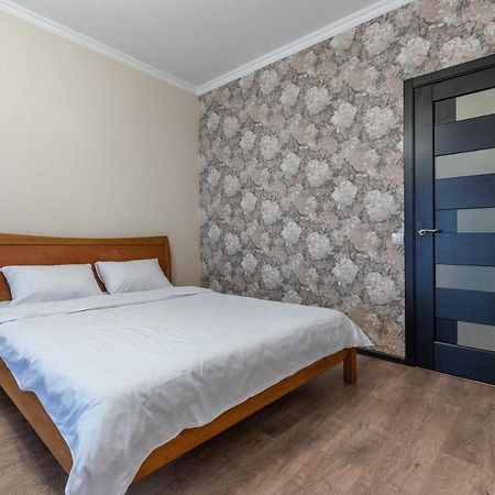 Flatrent Drahomanova 2A Lägenhet Kiev Exteriör bild