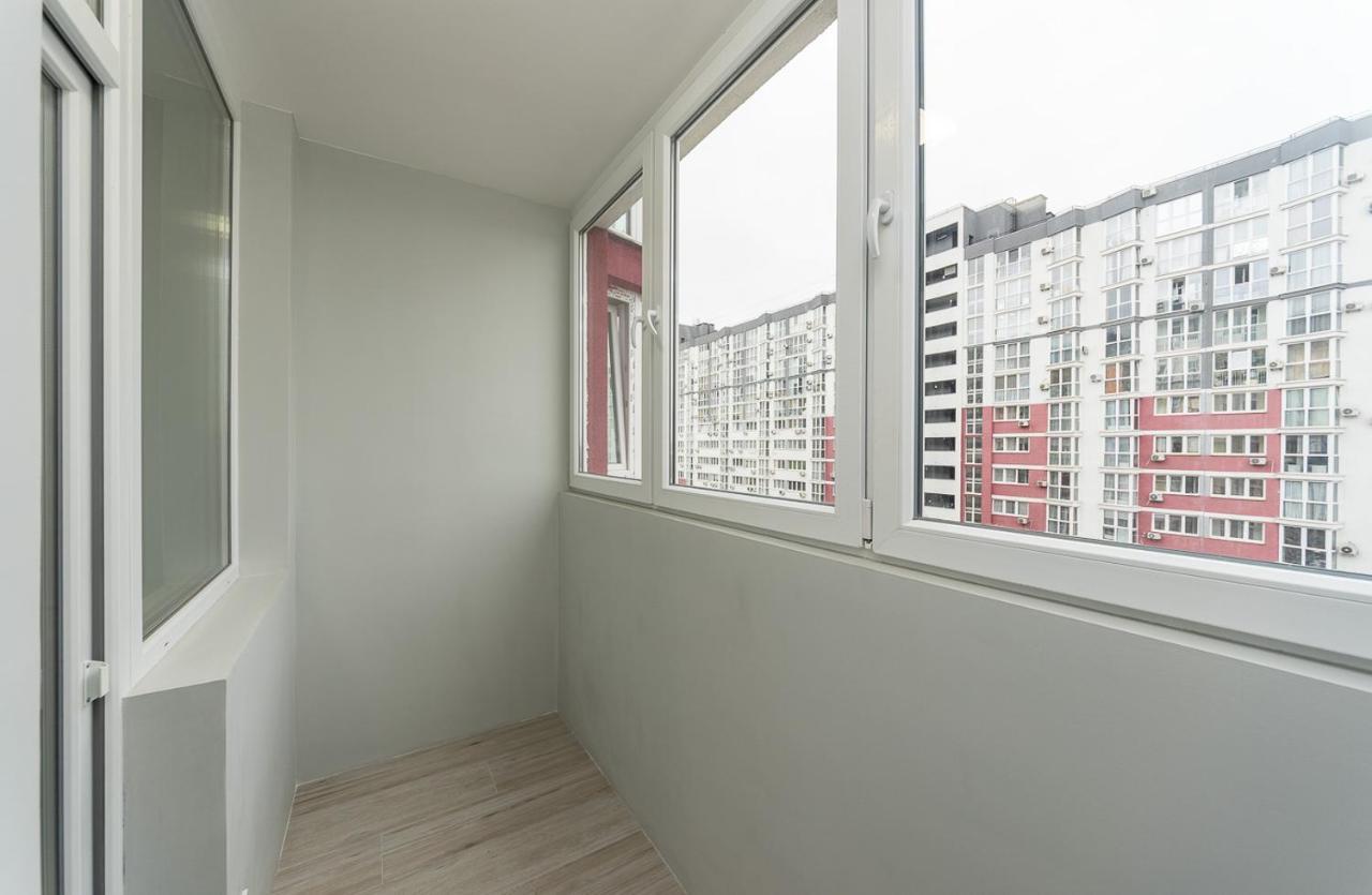 Flatrent Drahomanova 2A Lägenhet Kiev Exteriör bild