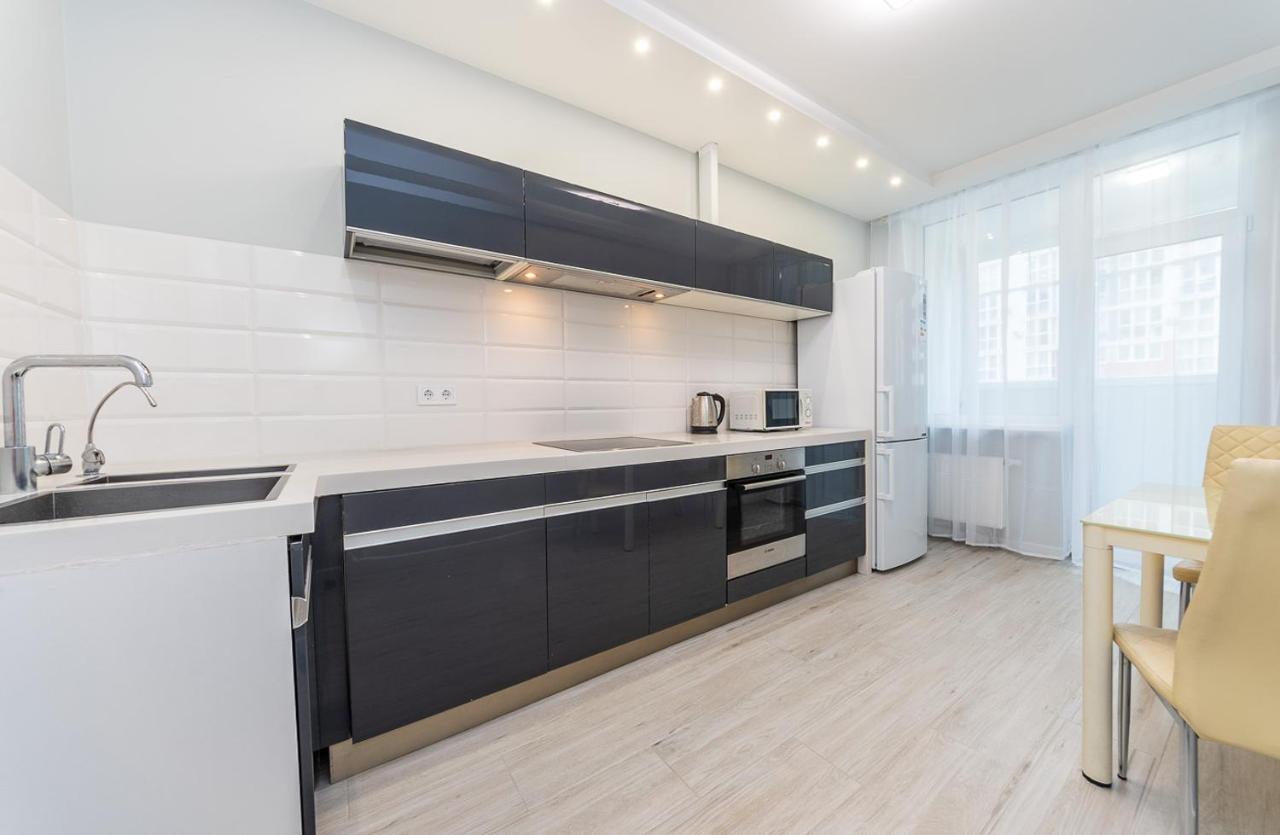 Flatrent Drahomanova 2A Lägenhet Kiev Exteriör bild
