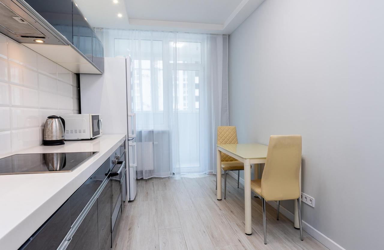 Flatrent Drahomanova 2A Lägenhet Kiev Exteriör bild