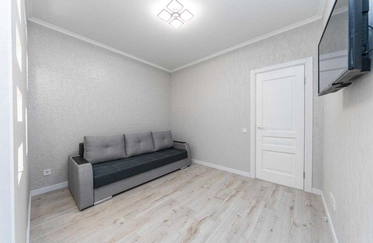 Flatrent Drahomanova 2A Lägenhet Kiev Exteriör bild