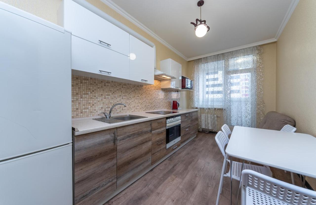 Flatrent Drahomanova 2A Lägenhet Kiev Exteriör bild