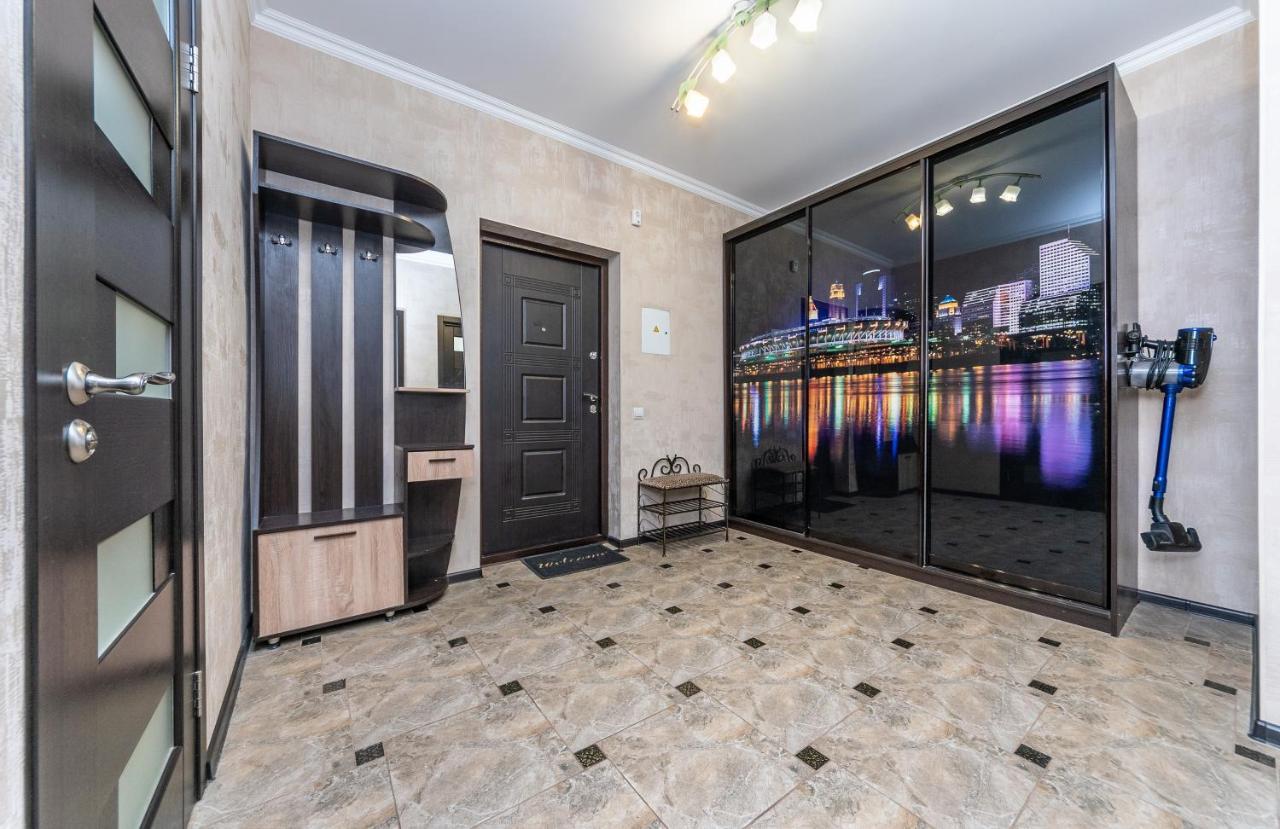 Flatrent Drahomanova 2A Lägenhet Kiev Exteriör bild