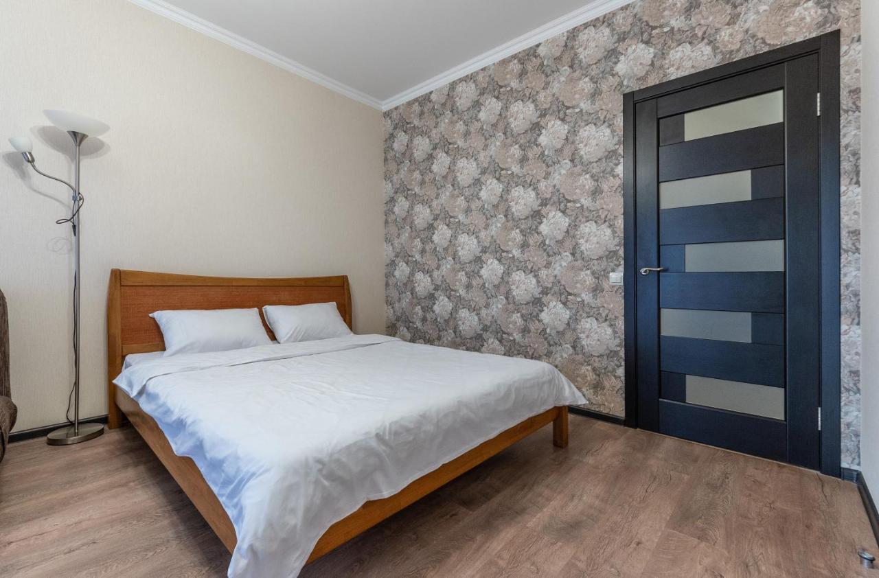 Flatrent Drahomanova 2A Lägenhet Kiev Exteriör bild