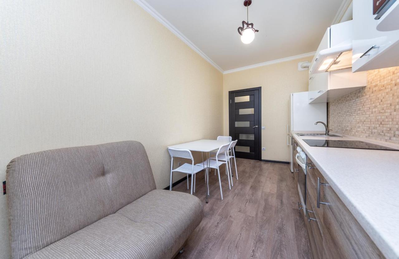 Flatrent Drahomanova 2A Lägenhet Kiev Exteriör bild
