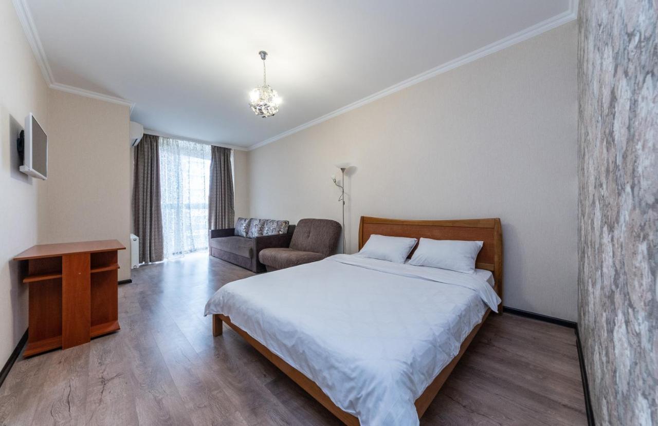 Flatrent Drahomanova 2A Lägenhet Kiev Exteriör bild