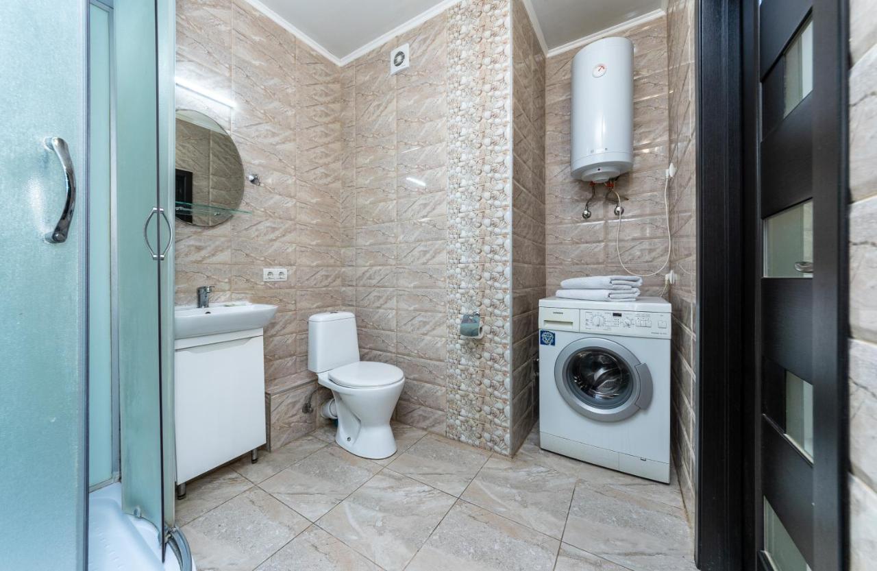 Flatrent Drahomanova 2A Lägenhet Kiev Exteriör bild