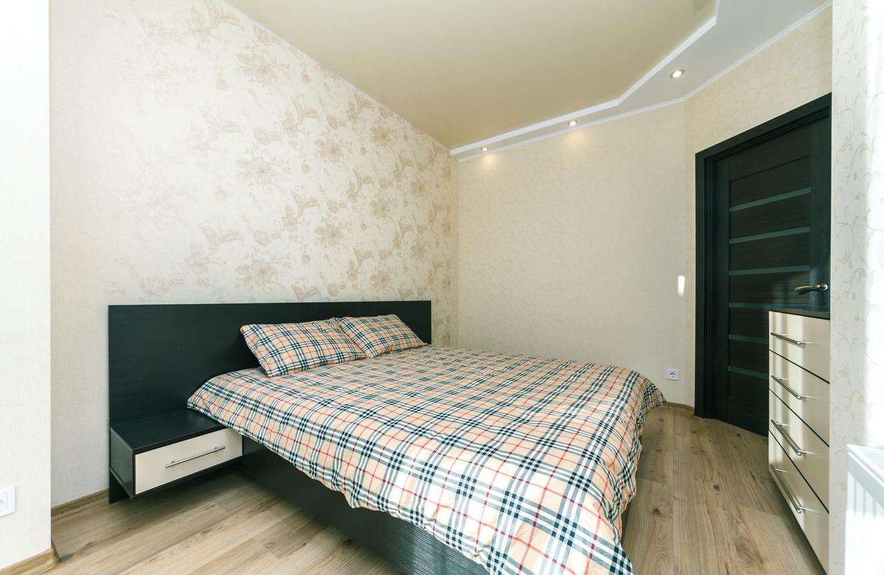 Flatrent Drahomanova 2A Lägenhet Kiev Exteriör bild