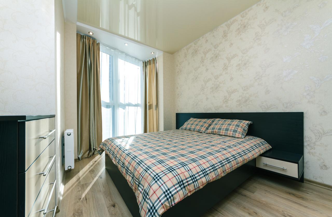 Flatrent Drahomanova 2A Lägenhet Kiev Exteriör bild