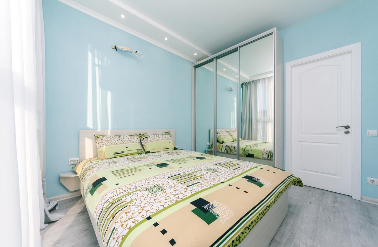 Flatrent Drahomanova 2A Lägenhet Kiev Exteriör bild