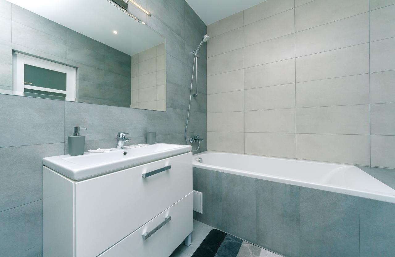 Flatrent Drahomanova 2A Lägenhet Kiev Exteriör bild